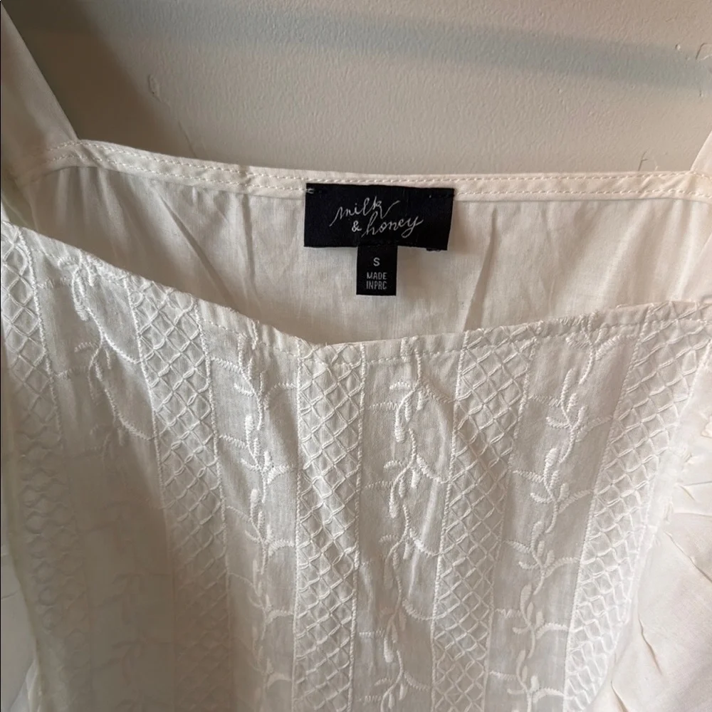 White Ruffled Cap Sleeve Blouse - Picture 3 of 4